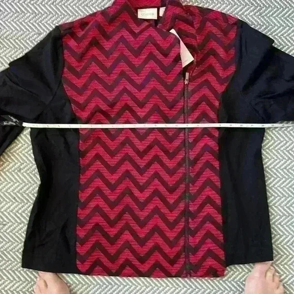 Chicos size 3 jacket . Black material is stretchy - Picture 5 of 7